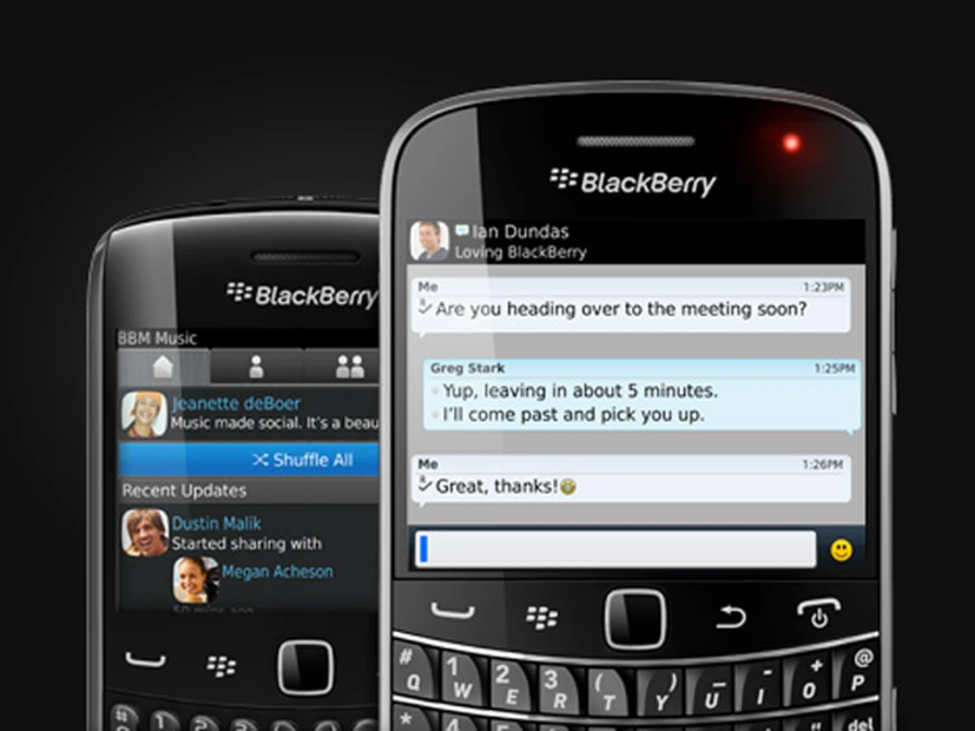 Two Blackberry phones texting